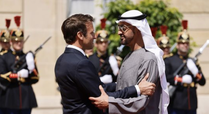 6F893678-9346-4181-9E6C-A2725E216E28